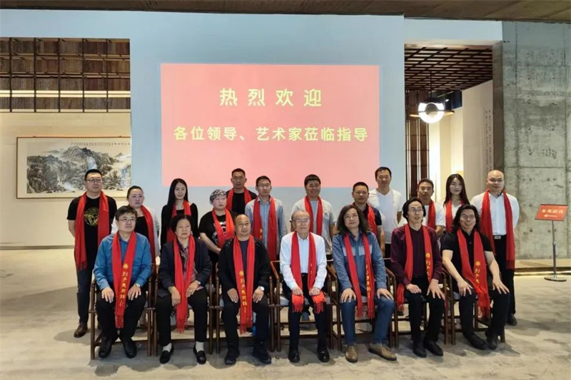 文化交融促發展，藝術交流譜新篇——學院理事長劉仁帶隊赴鄭州列子美術館開展文化藝術交流活動